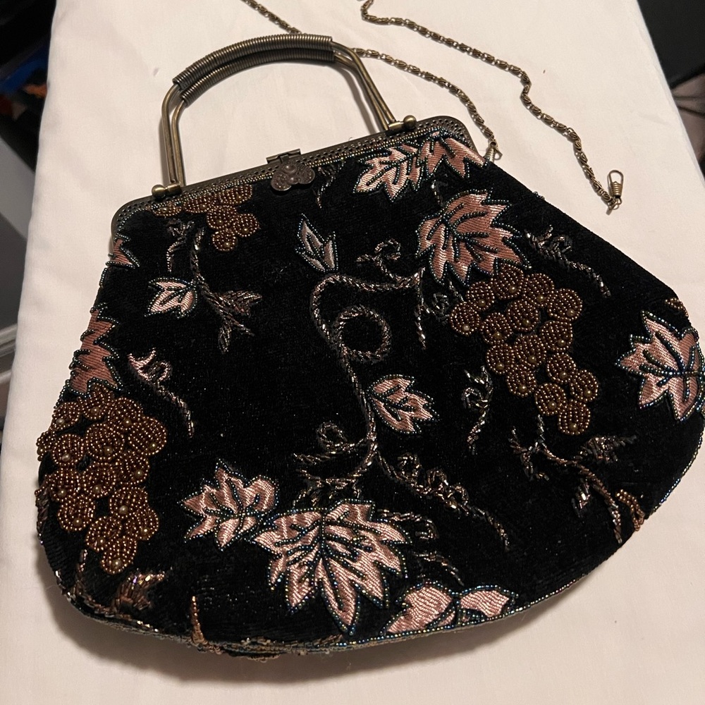 VINTAGE FABRIC/ BEADED METALLIC BAG WITH DETACHABLE SHOULDER/CROSSBODY CHAIN